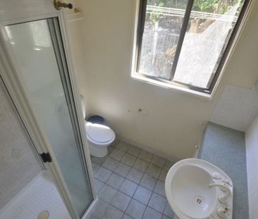 CENTERALLY LOCATED 2 BEDROOM HOME - READY TO MOVE IN! - Photo 2