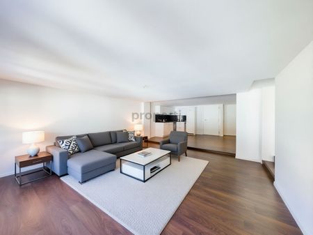 Spacious 3.5-room apartment in the heart of Wil’s city center - Photo 3
