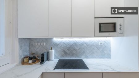 3 room luxury Apartment for rent in Madrid, Spain - Photo 2