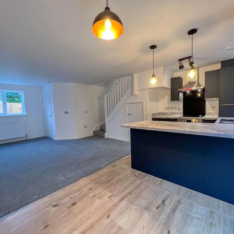 3 bedroom terraced house to rent - Photo 1