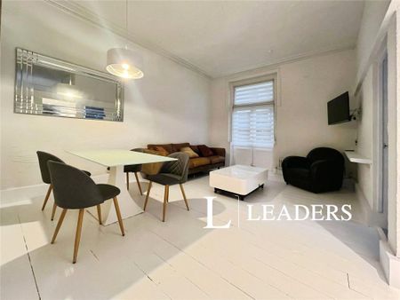 1 bedroom flat to rent - Photo 2