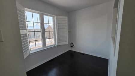 For Lease - 72 Hurst Drive, Ajax, Ontario - Photo 2