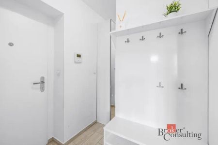 Pronájem bytu 3+kk 72 m - Fotografie 2