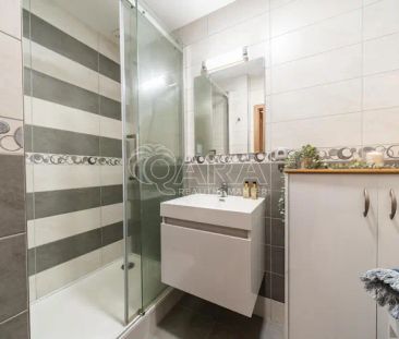 Pronájem slunného bytu s lodžií v žádané lokalitě města. - Photo 4