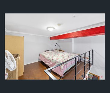 Modern Loft Apartment in the Heart of Broadway - Photo 5