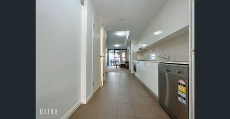 Fully Furnished-Convenient & Affordable Duplex 4B2B Apartment. Closed Restaurant & Super Market & Bus! - Photo 2