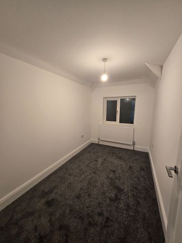 3 Bed Semi-Detached House, Burnaston Road, B28 - Photo 2