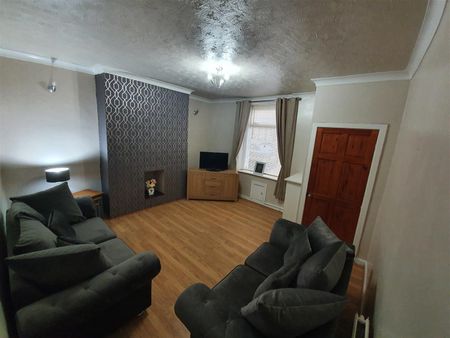 2 bedroom House To Let - Photo 2