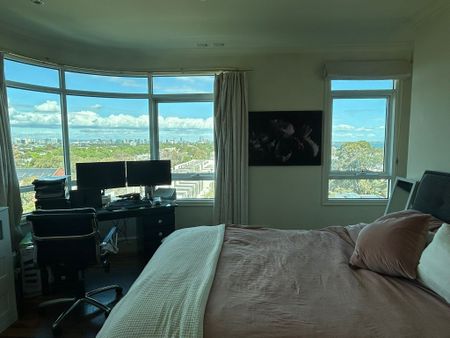 Port Melbourne - Photo 2