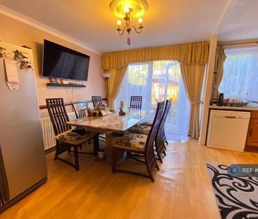 3 bedroom terraced house to rent - Photo 5