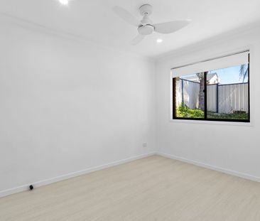 Designer Living in Prime Arundel – Just 1 km to GCUH - Photo 2