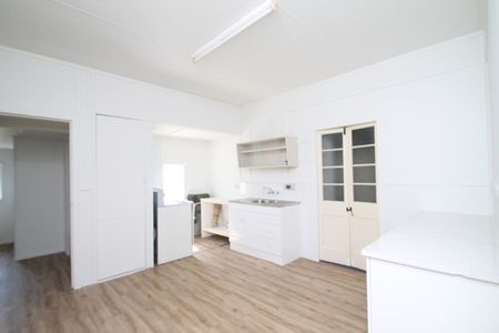 10 Hill Crescent, West Gladstone - Photo 5