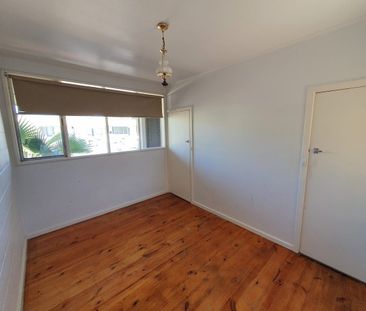 PET FRIENDLY, 1 BEDROOM UNIT IN FULHAM - Photo 3