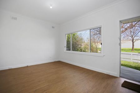 MORE ON MORRISSET - Photo 2