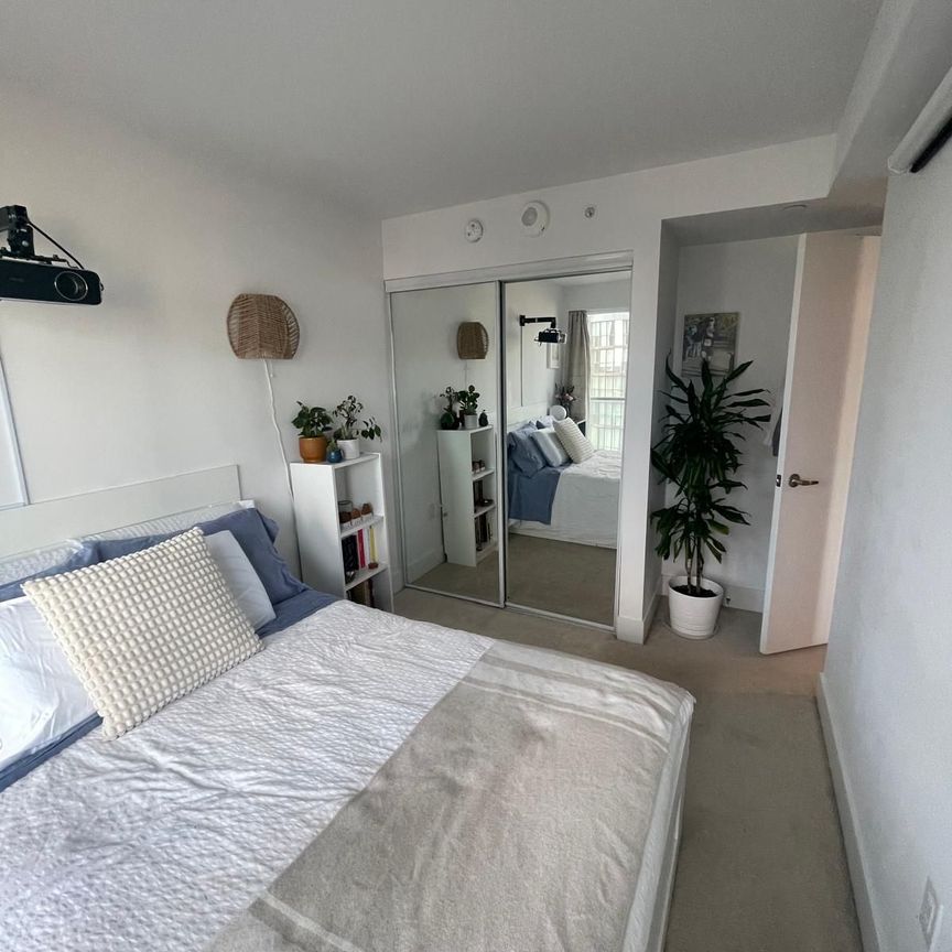 For Lease - 955 Bay Street Unit# 2416, Toronto, Ontario - Photo 1