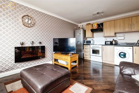 2 Bedroom Flat - Photo 2