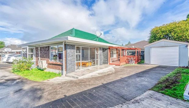 PAPATOETOE, 3 BEDROOMS - Photo 1