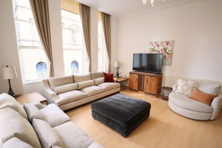 2 Bed, First Floor Flat - Photo 3