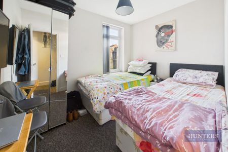 2 bedroom Flat To Let Total Size: 216 SQ FT - Photo 3