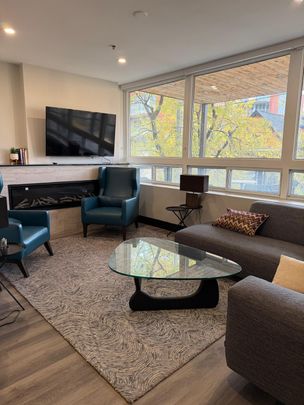 330 Mcleod St, Ottawa, ON K2P 2C5, Canada - Photo 1