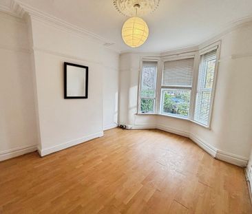 5 bedroom semi-detached house to rent - Photo 2