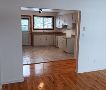 4 1/2 pièces, Rue Lamarre, Vieux-Longueuil (près centre Jacques-Car... - Photo 3
