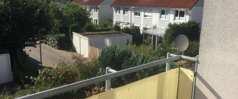 Ansprechende, günstige 2-Zimmer-Wohnung mit Ausblick für Singles - Photo 1