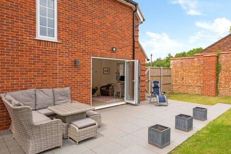 Contemporary detached house with southerly facing rear garden and driveway parking. Set in semi-rural location - Photo 3