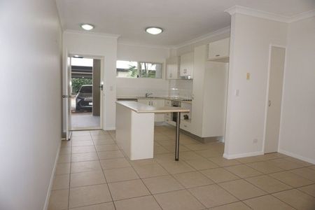 Peaceful Ground-Floor Unit in Prime Redlynch Location - Photo 2