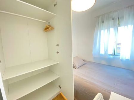 Avenida de la Albufera, Madrid, Community of Madrid 28038 - Photo 2