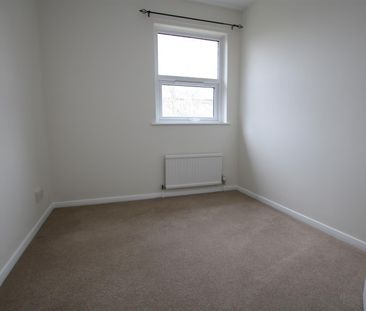 3 bed End of Terrace House for let - Photo 4