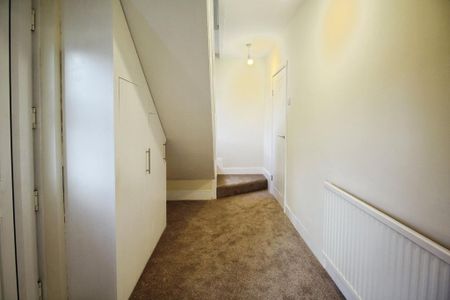 3 bedroom semi-detached house to rent - Photo 4