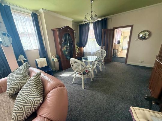 4 bedroom semi-detached house to rent - Photo 1