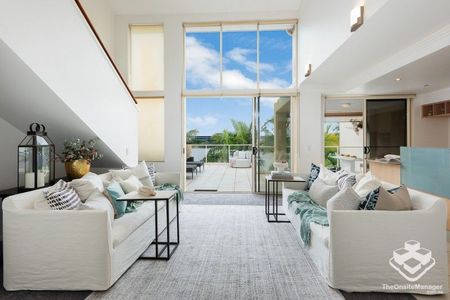 Resort-Style Waterfront Sub-Penthouse in The Reserve, Varsity Lakes - Photo 2