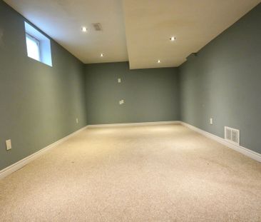 For Lease - 13 Benjamin Lane, Barrie, Ontario - Photo 6