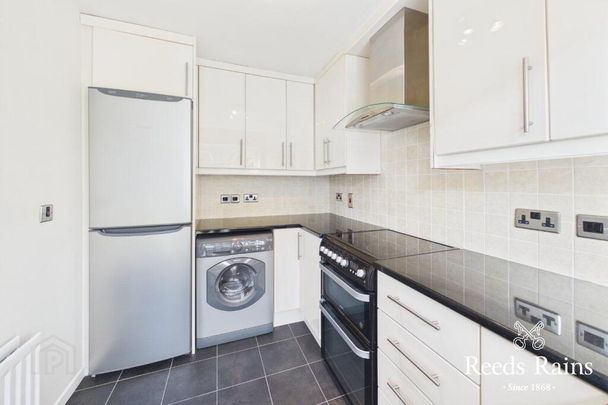 31 Windermere Drive, Four Winds, Belfast, BT8 6XD - Photo 1