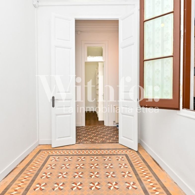 The Valentine - Photo 1