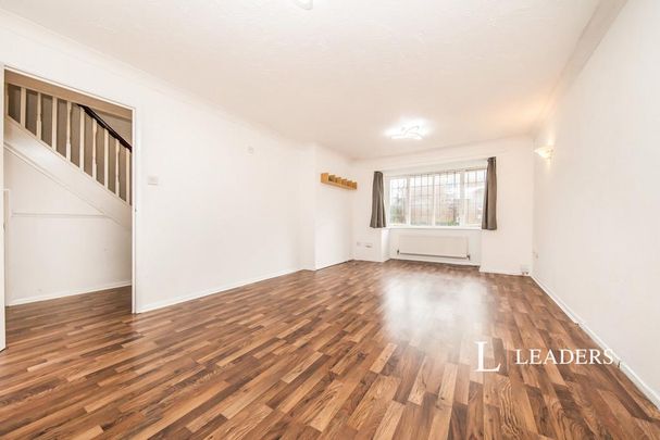 4 bedroom detached house to rent - Photo 1