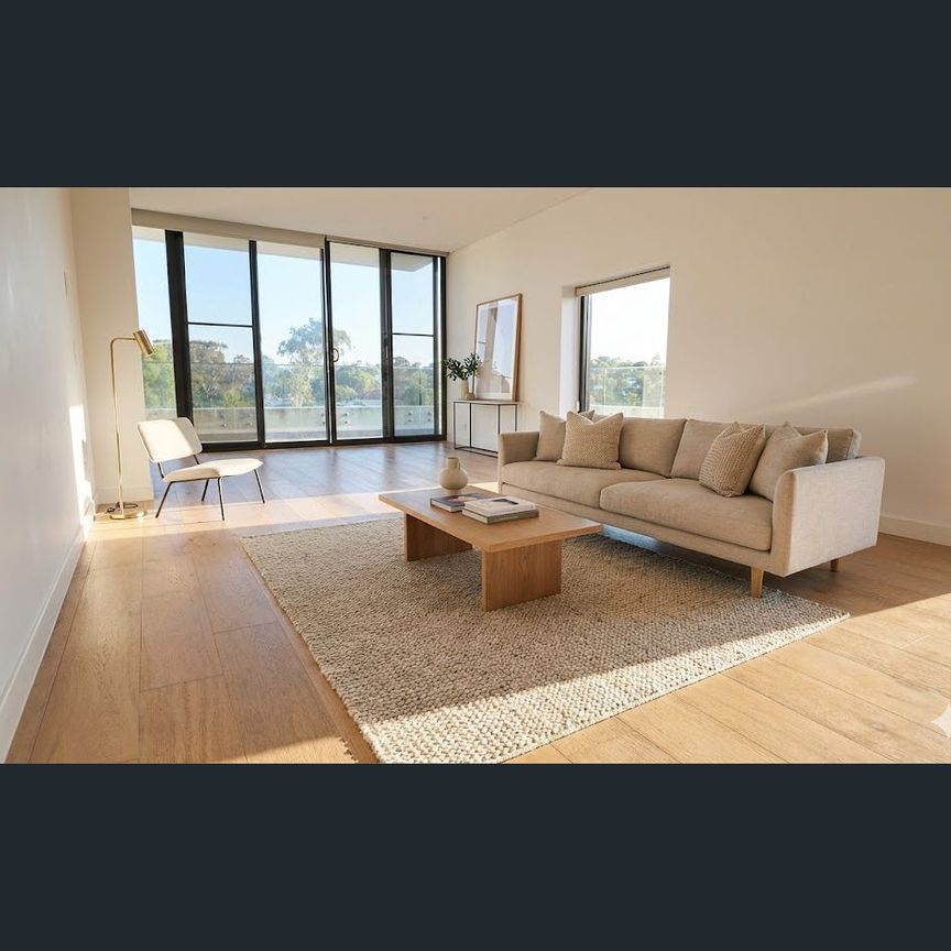 Luxury 3 Bedroom in Eastwood - Photo 1