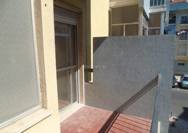 " RESERVADO " Apartamento T1 Figueirinha/Oeiras