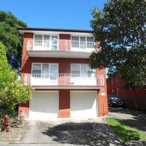 Two Bedroom Apartment! - Photo 3