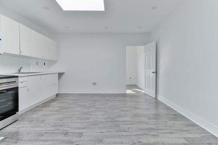 For Lease - 1364 St Clair Avenue Unit# 202, Toronto, Ontario - Photo 5