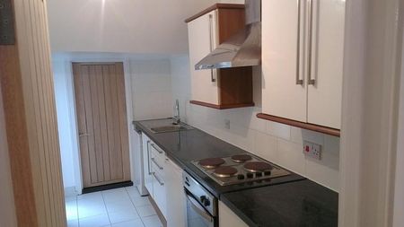 2 bedroom flat to rent - Photo 5