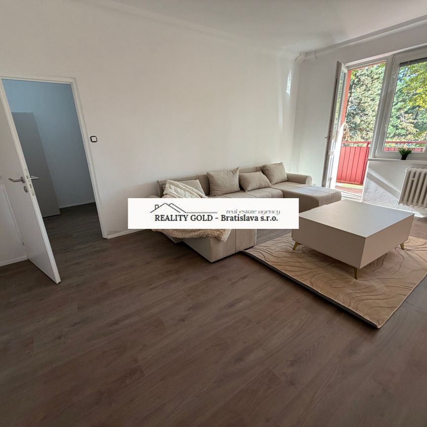 NA PRENÁJOM 2-IZBOVÝ BYT, METEOROVÁ UL., BRATISLAVA – 55 m², VEĽKÁ LOGGIA - Photo 1