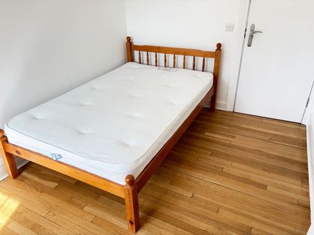 Room in a Shared House, Very Near The Common Green Area, W5 - Photo 2