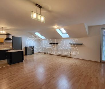 Pronájem bytu 2+kk 74 m² - Photo 1