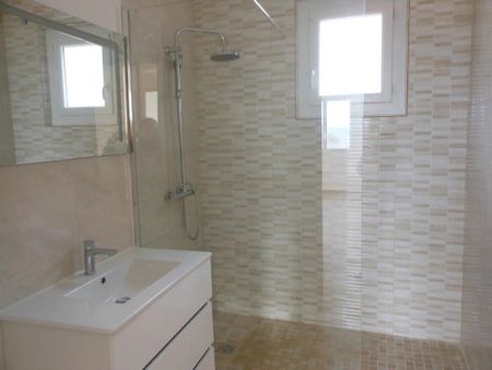 Location Appartement 3 pièces 78m² GRASSE 06130 - Photo 5