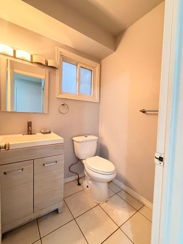 For Lease - 64 Woodside Court Unit# Upper, Brampton, Ontario - Photo 4