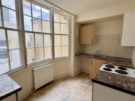 Eastborough, Scarborough - Photo 4