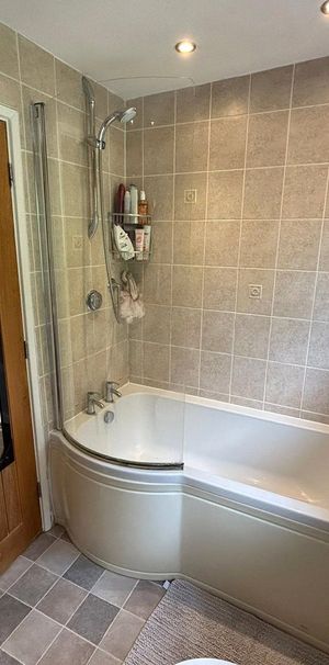 Saffron Road, Bracknell Saffron Road, Bracknell - Photo 2